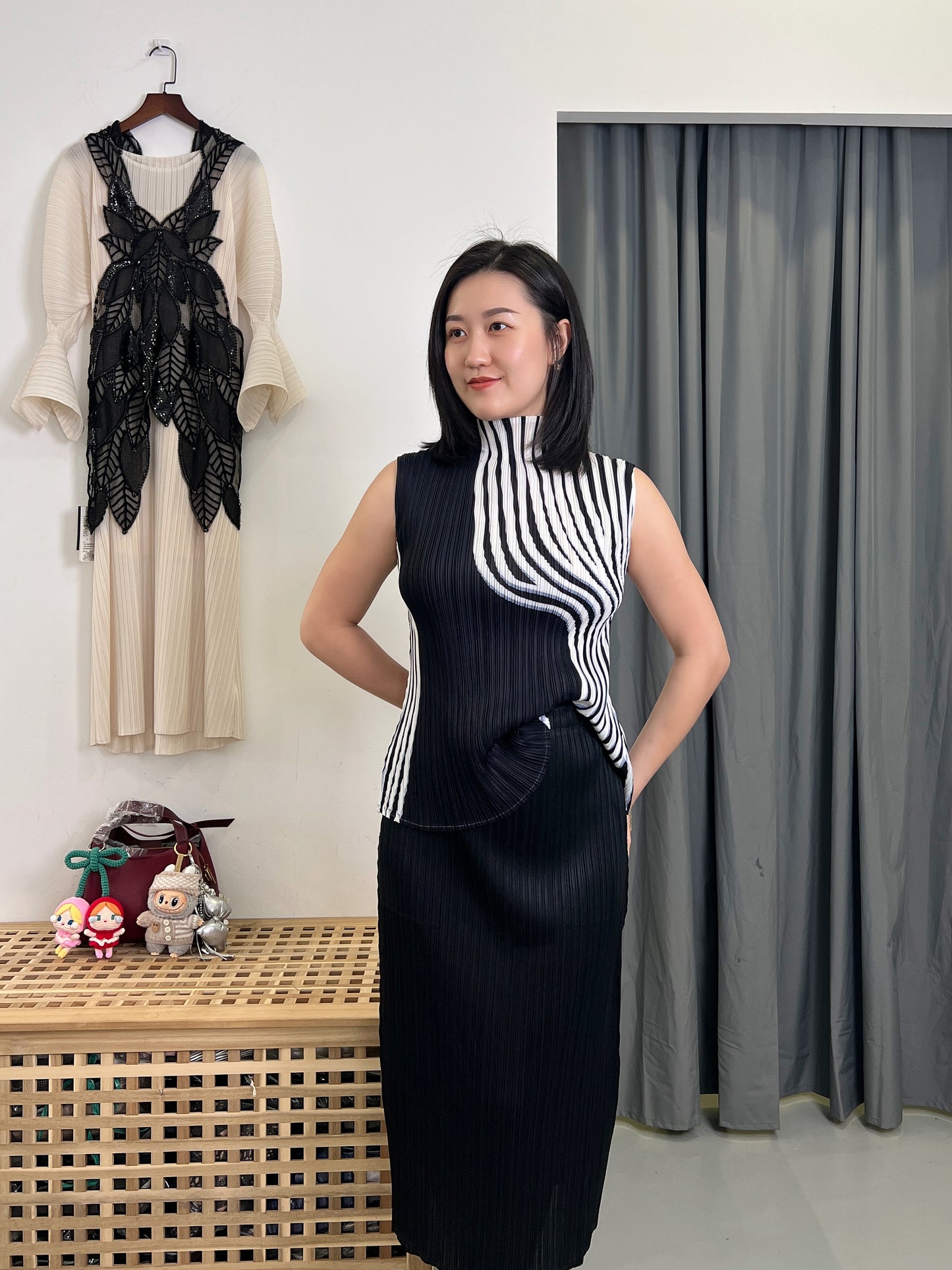Pleated Sleeveless Design Top