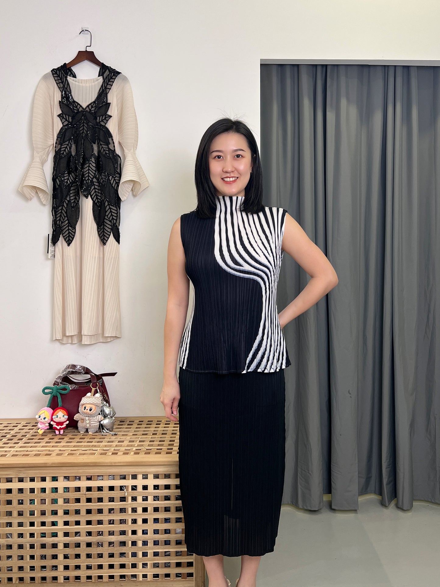 Pleated Sleeveless Design Top