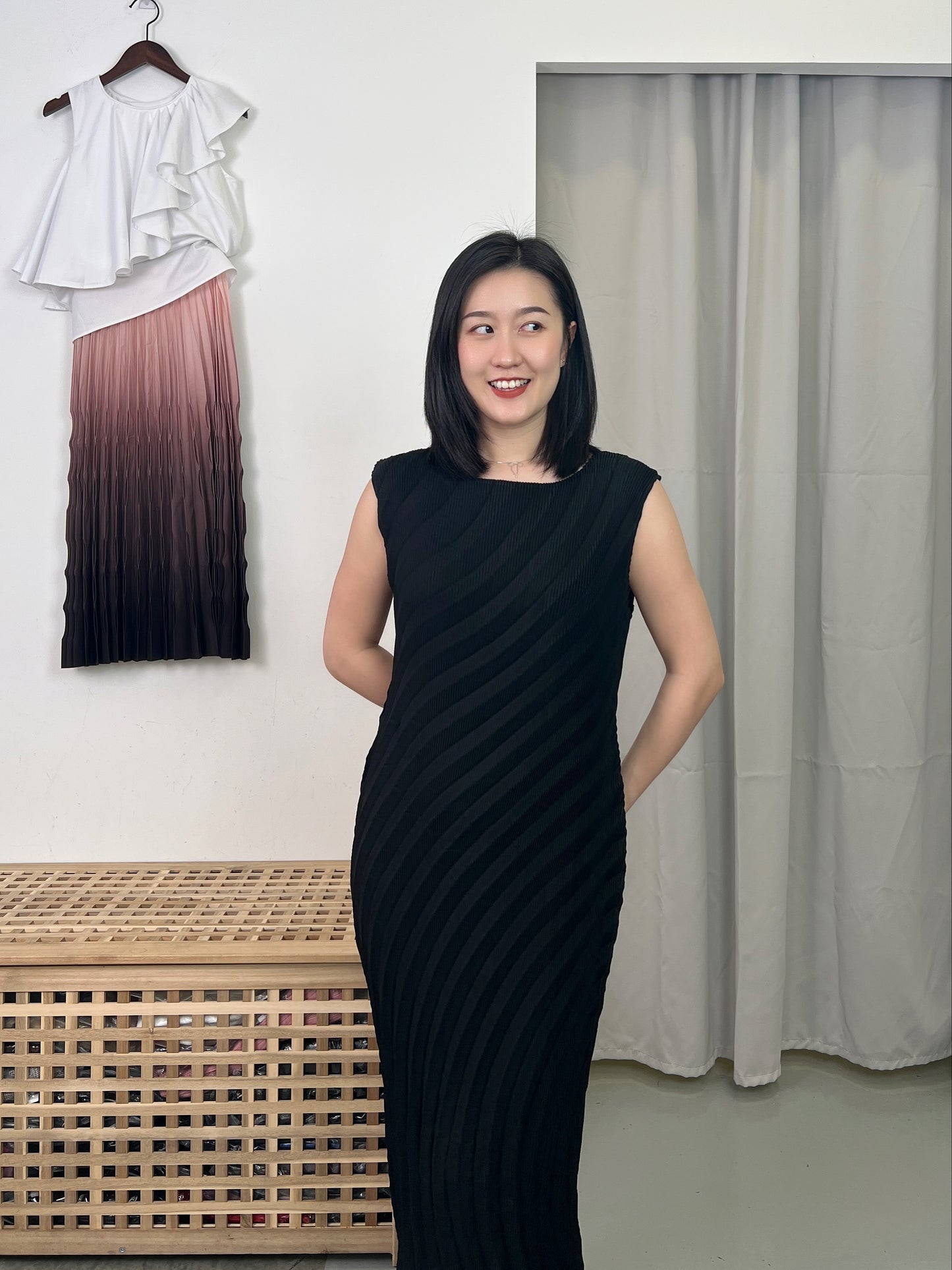 Pleated Wheel Elegance Dress