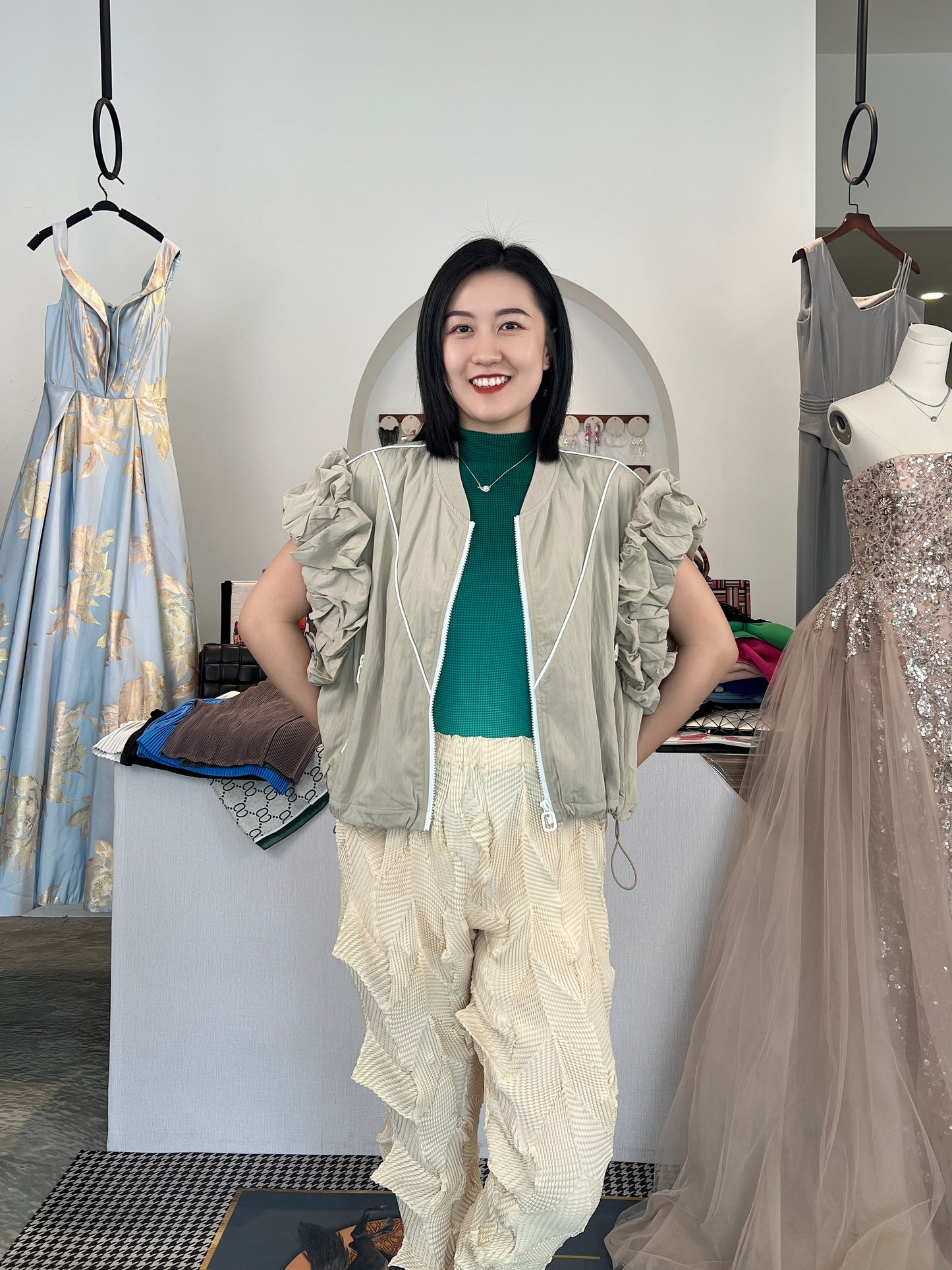 Pleated Unique L Diamond Pants