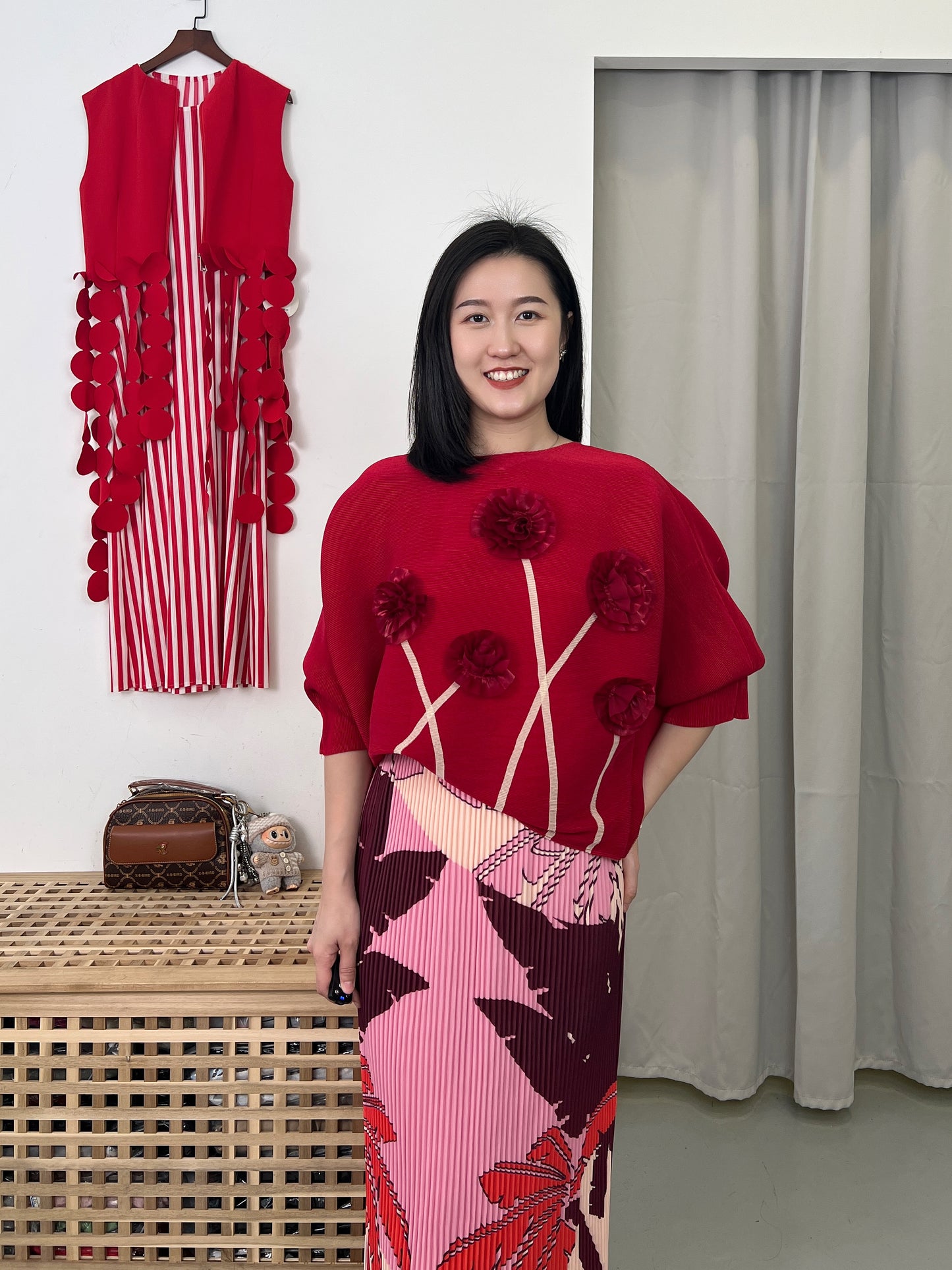 Pleated 3D Floral DD Blouse