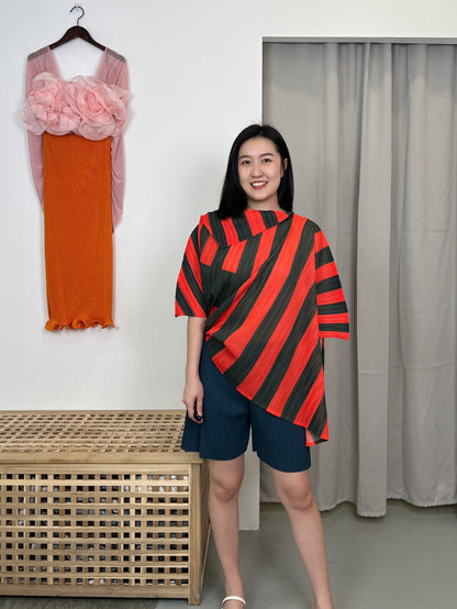 Pleated Line Uneven Blouse