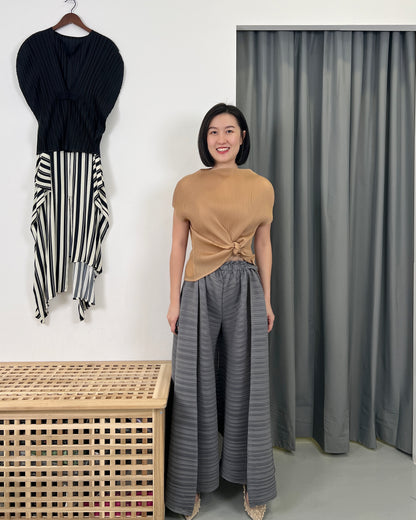 Pleated Box Pants with Side Belt