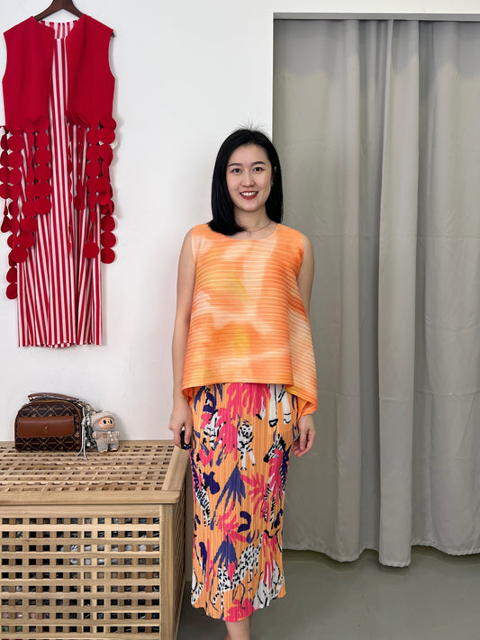 Pleated Horse Print Skirt