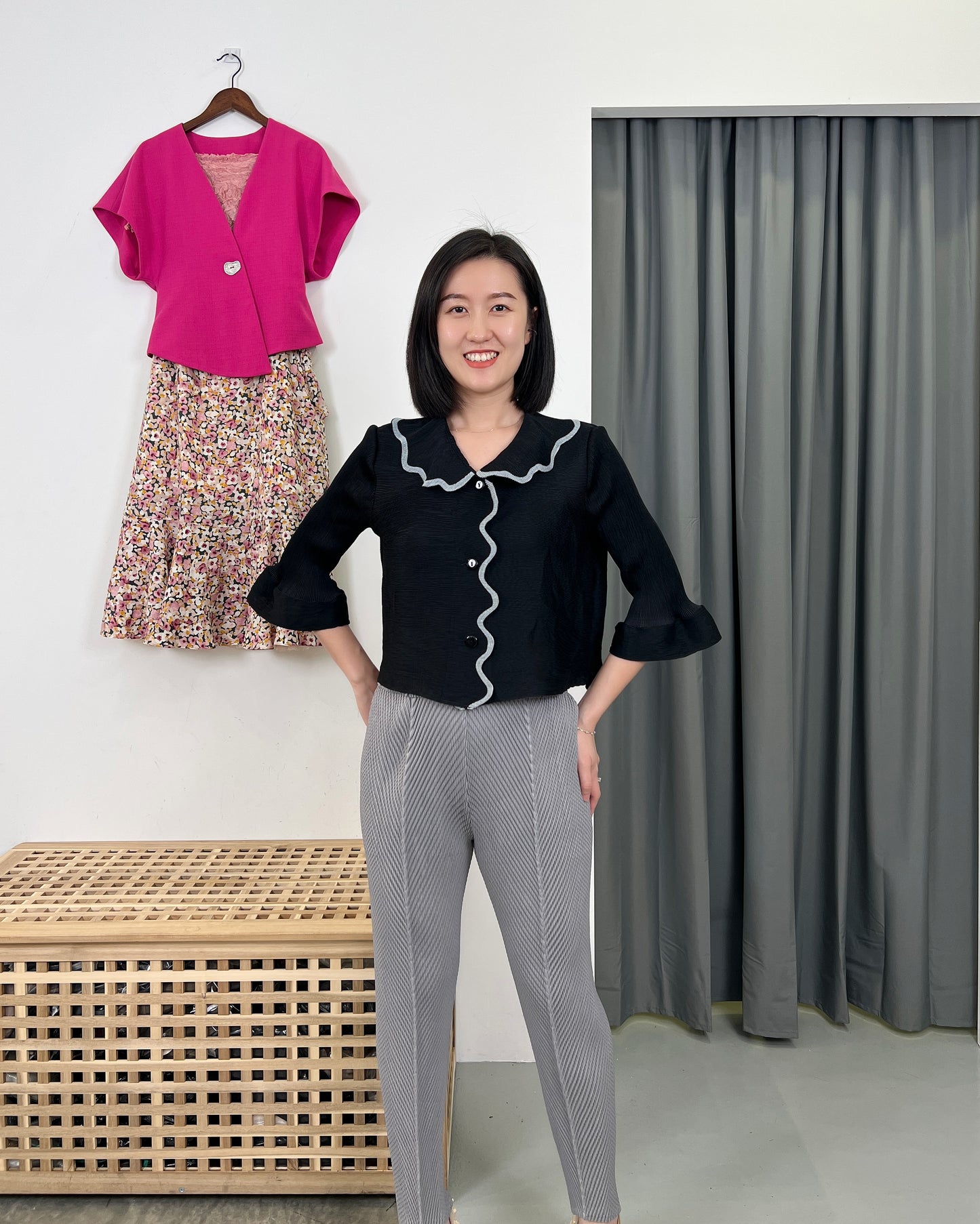Pleated Collar with Scallop Design Blouse