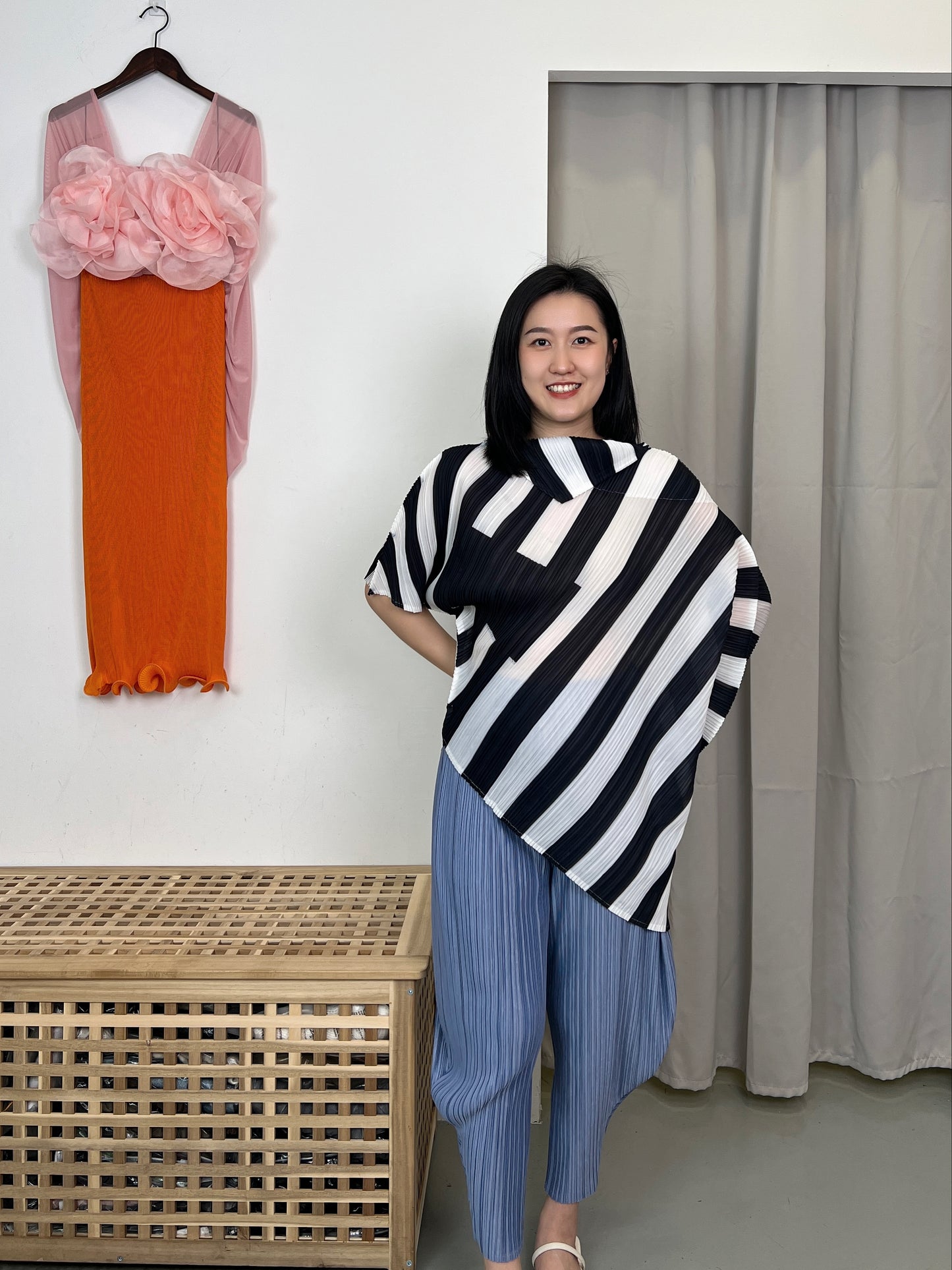 Pleated Line Uneven Blouse