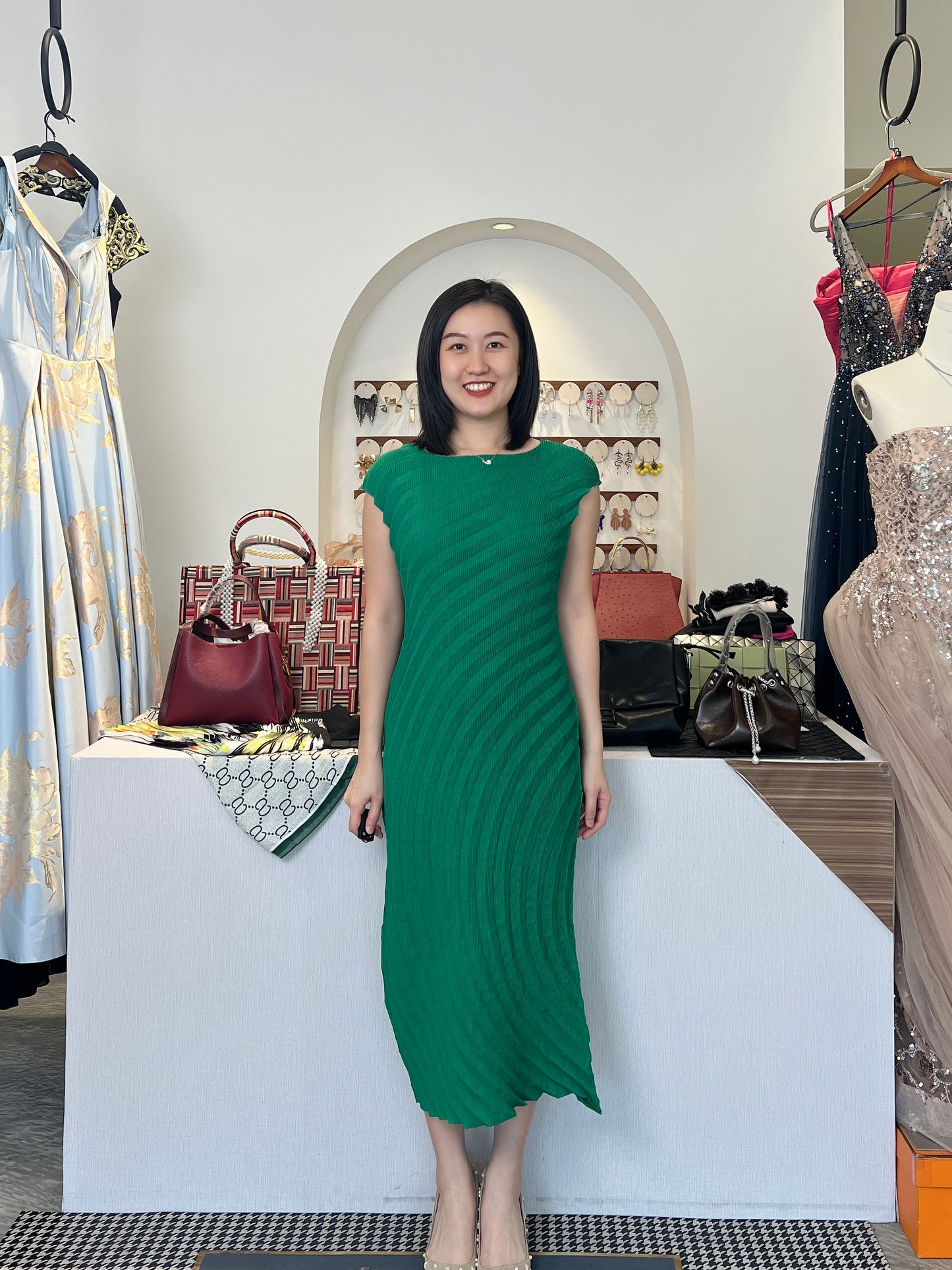 Pleated Wheel Classic Dress