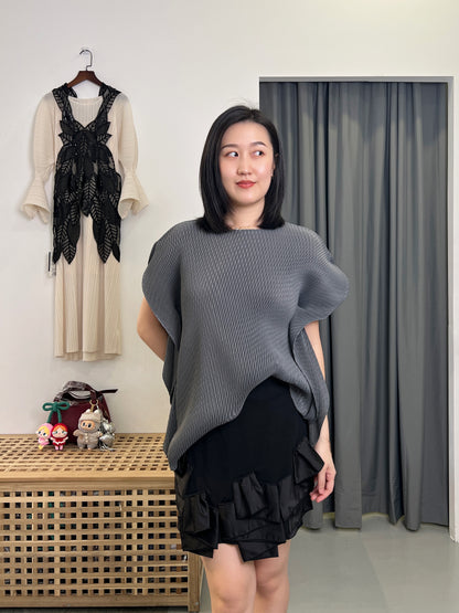 Pleated Clam Style Blouse