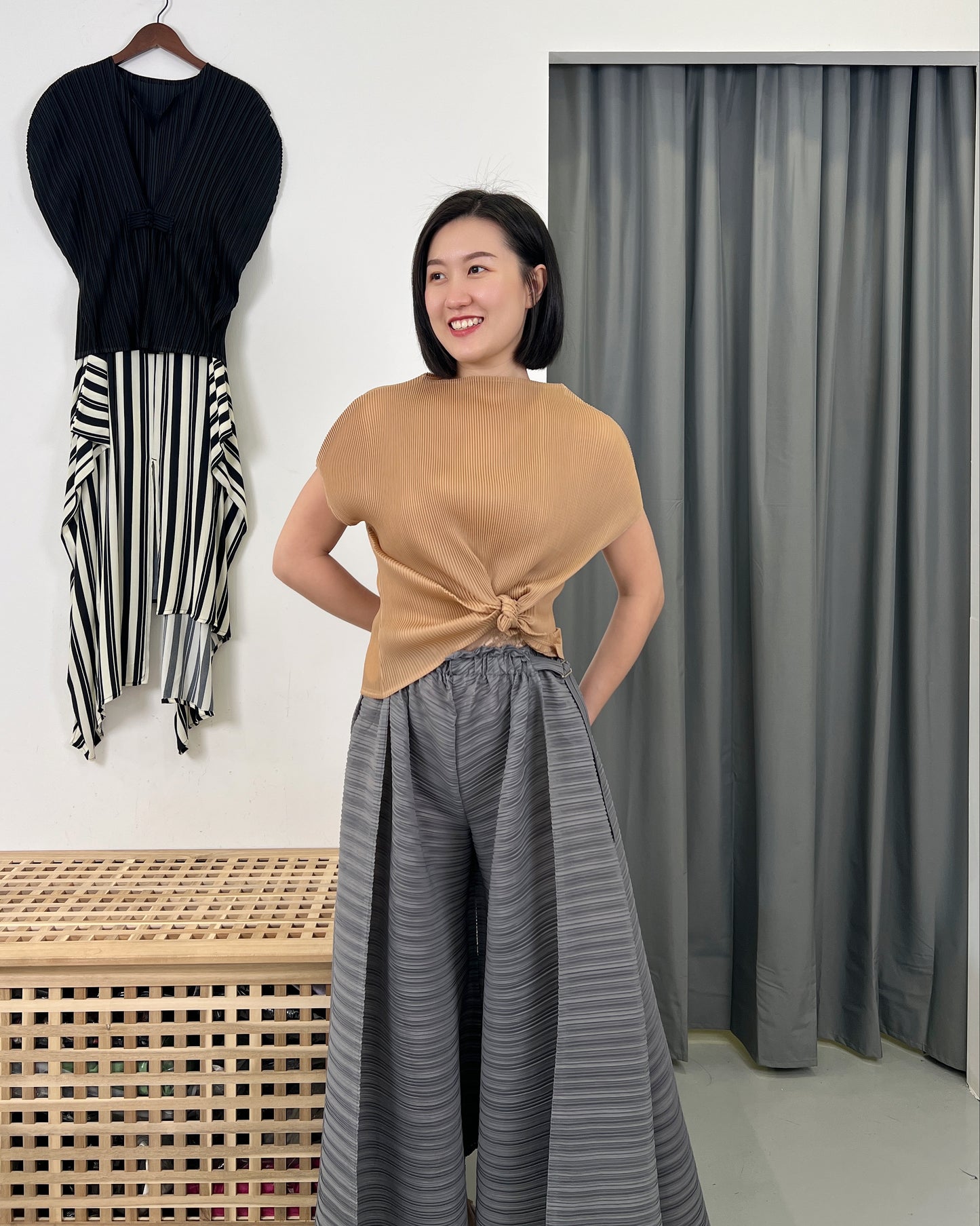 Pleated Box Pants with Side Belt