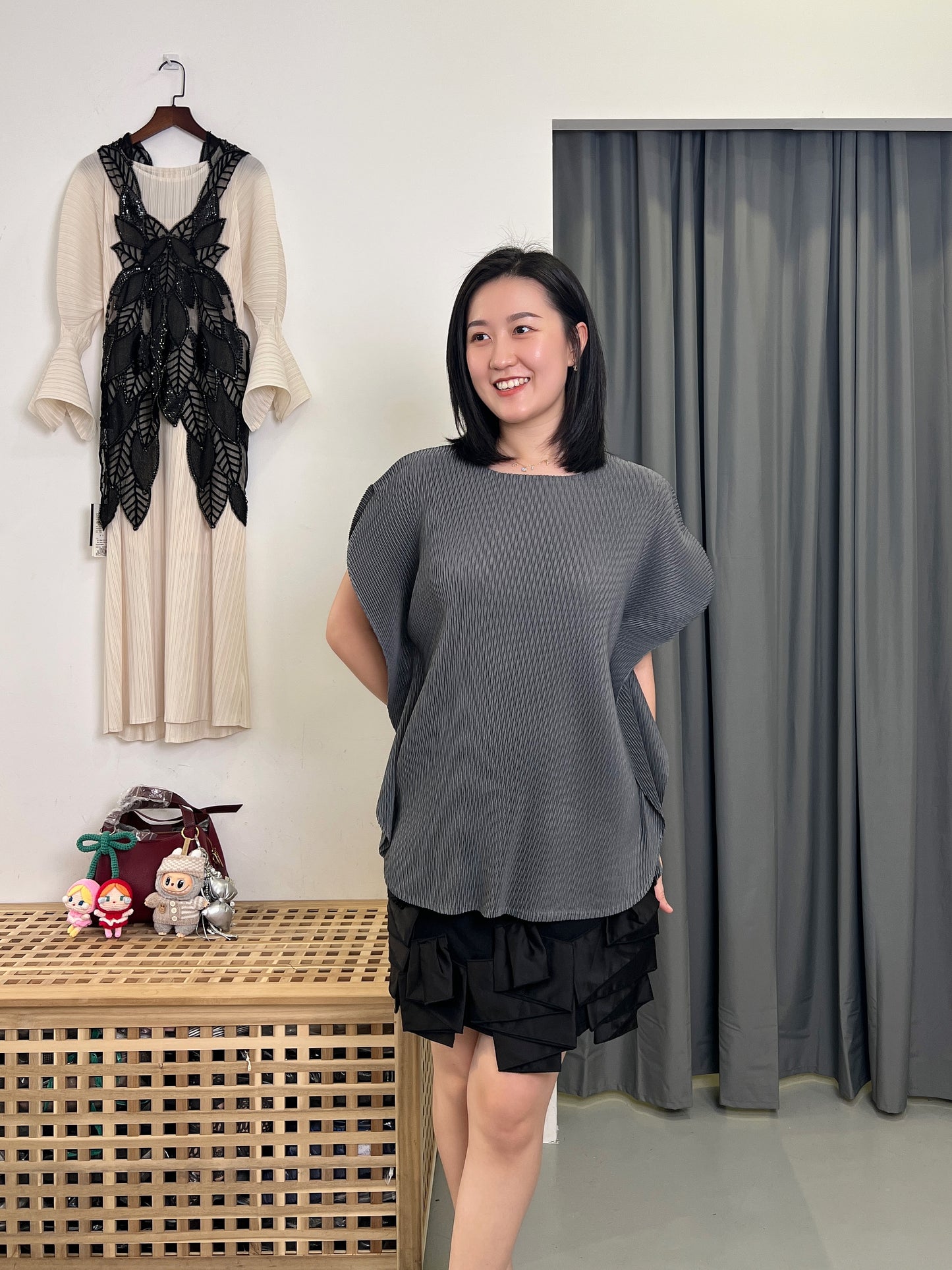 Pleated Clam Style Blouse