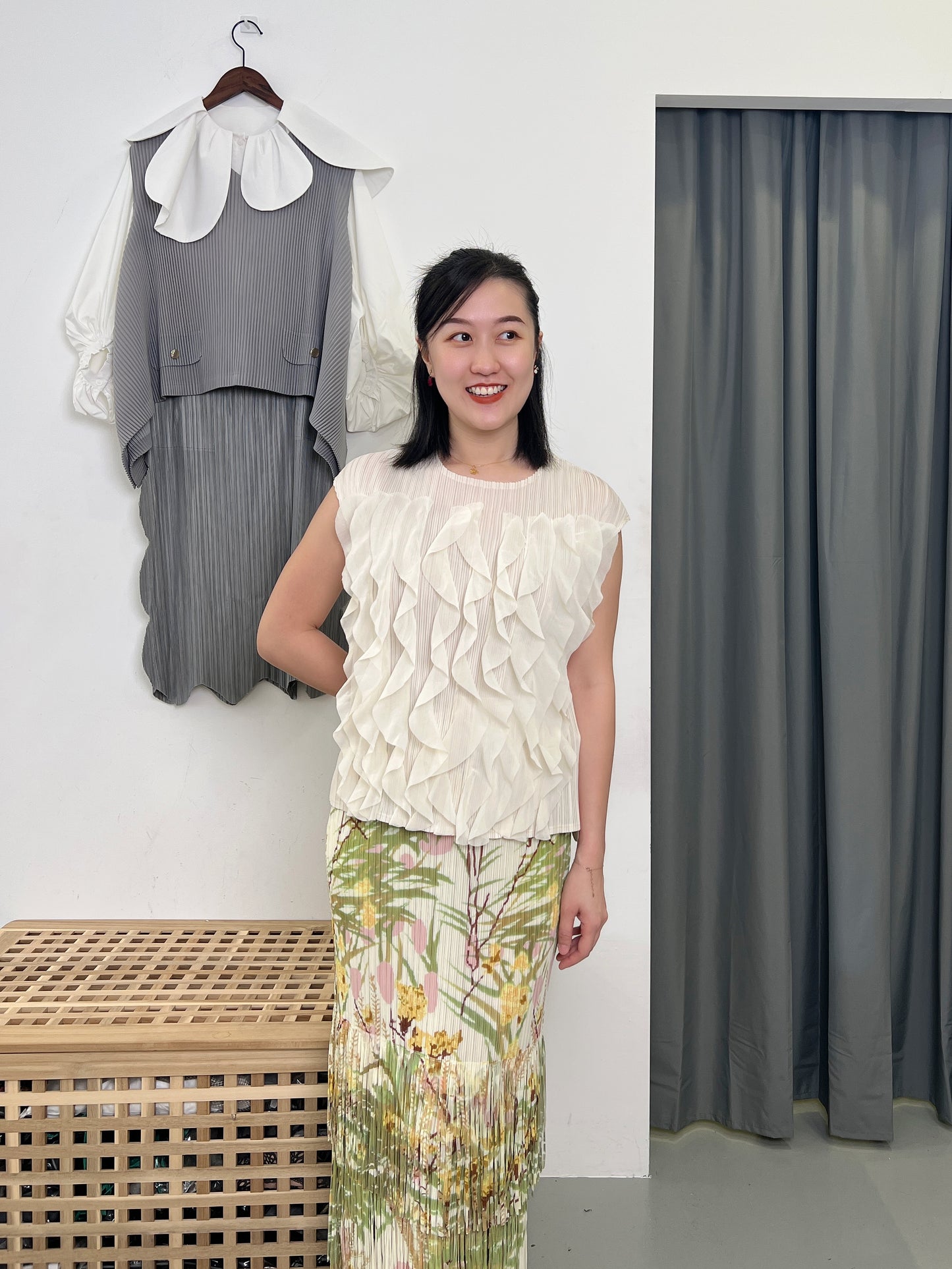 Pleated Flare Wavy Blouse