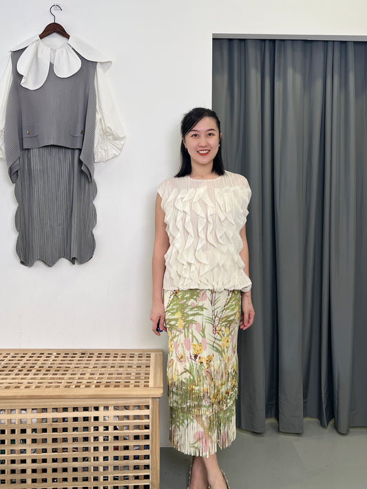 Pleated Flare Wavy Blouse