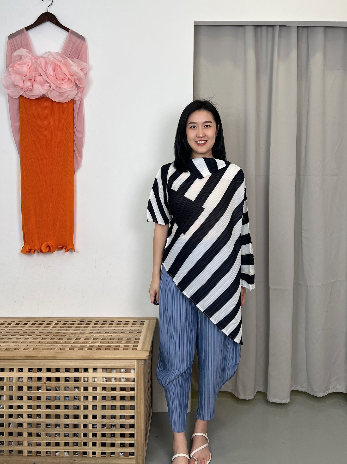 Pleated Line Uneven Blouse