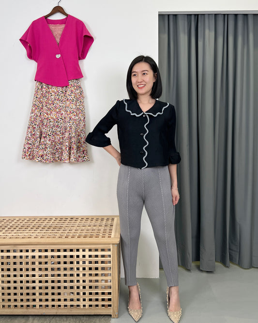 Pleated Collar with Scallop Design Blouse