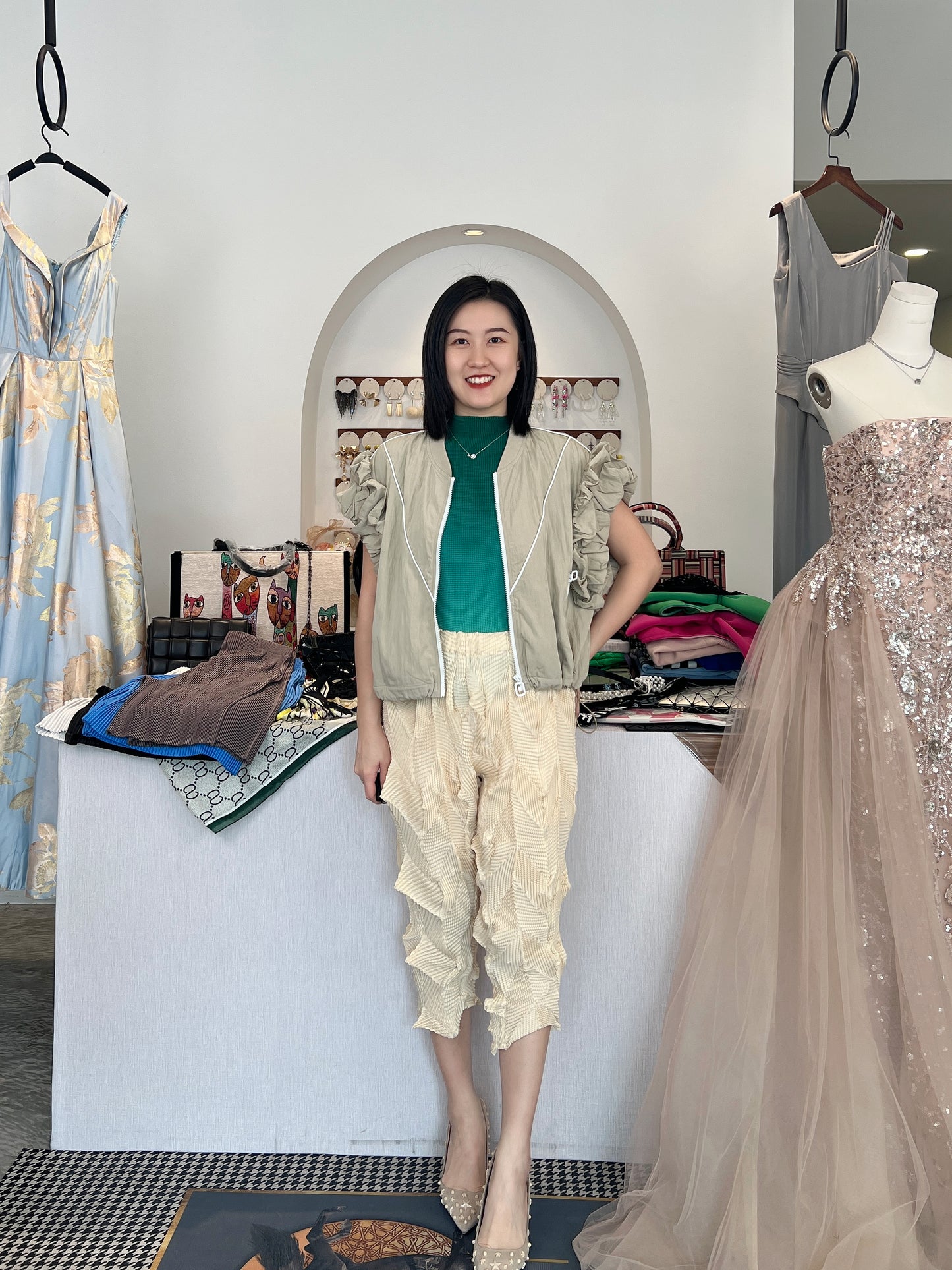 Pleated Unique L Diamond Pants