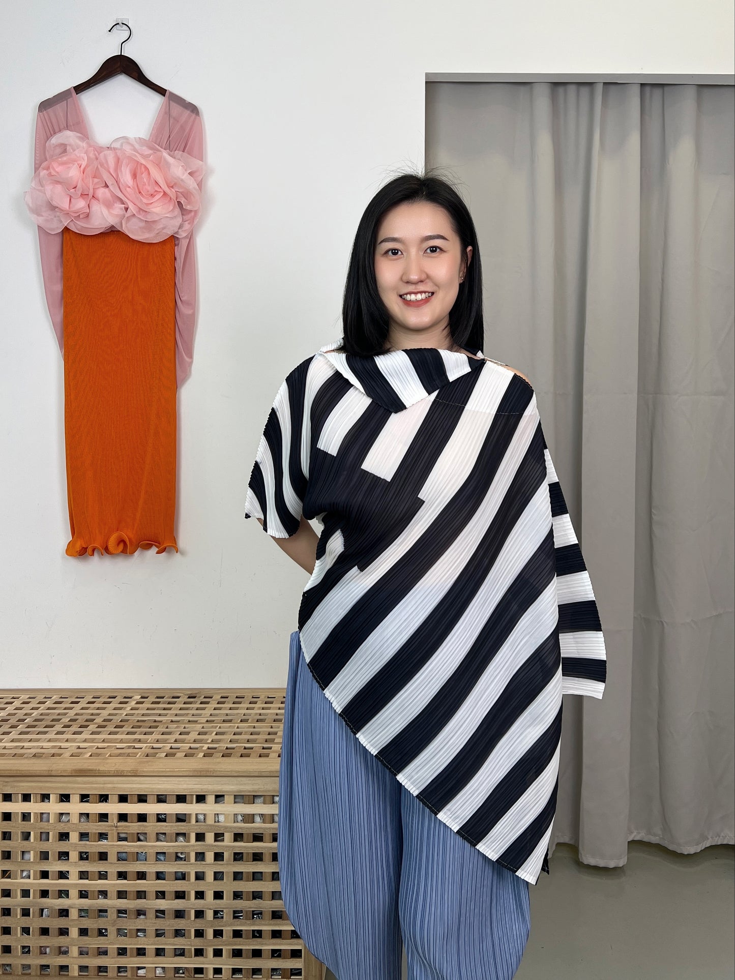 Pleated Line Uneven Blouse