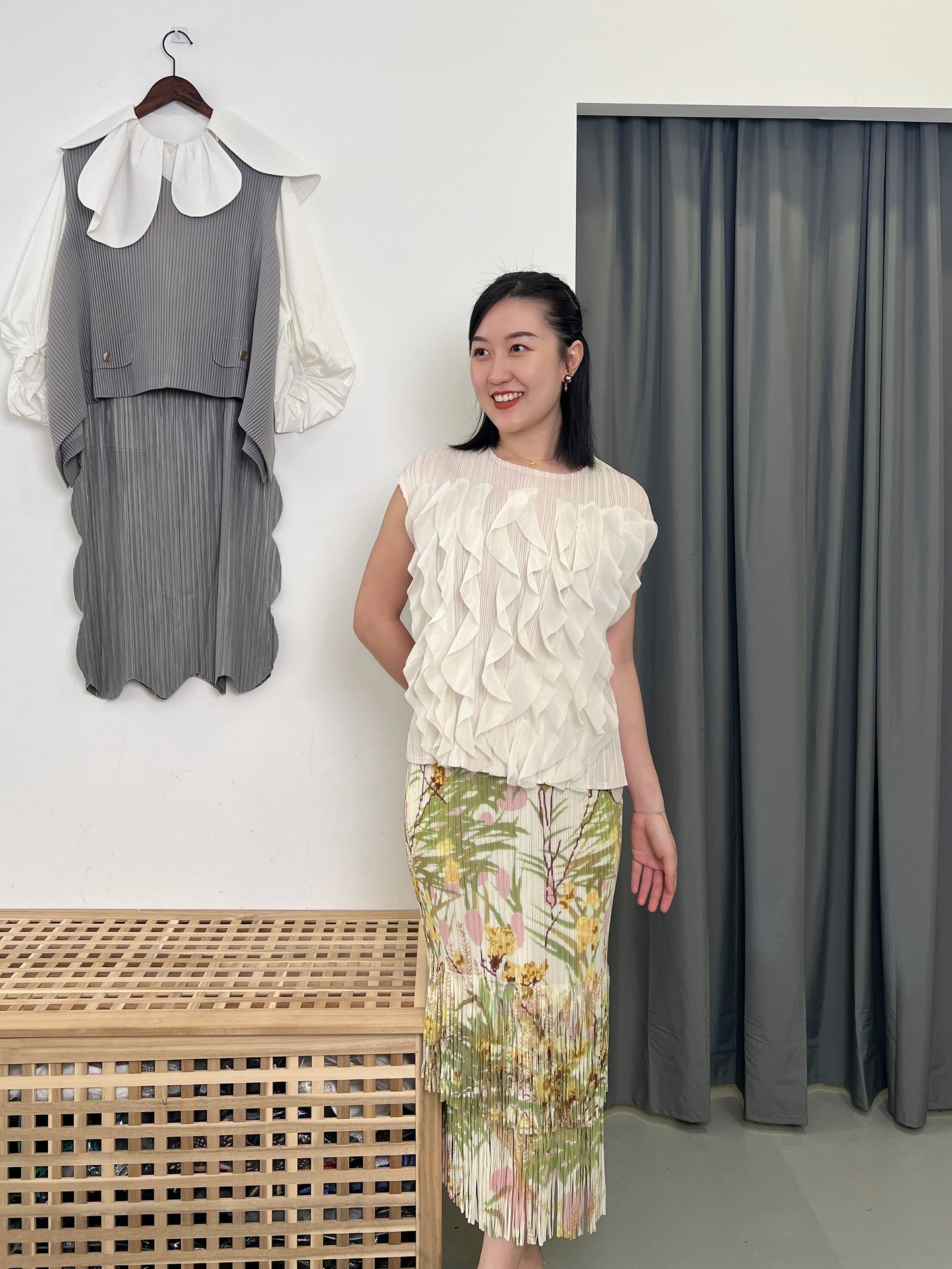 Pleated Flare Wavy Blouse