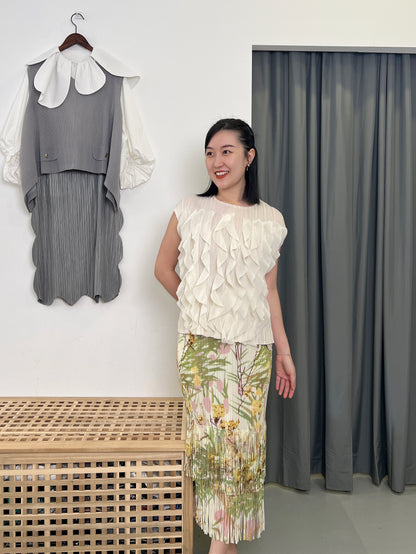 Pleated Flare Wavy Blouse