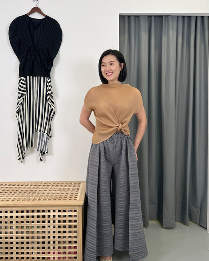 Pleated Box Pants with Side Belt