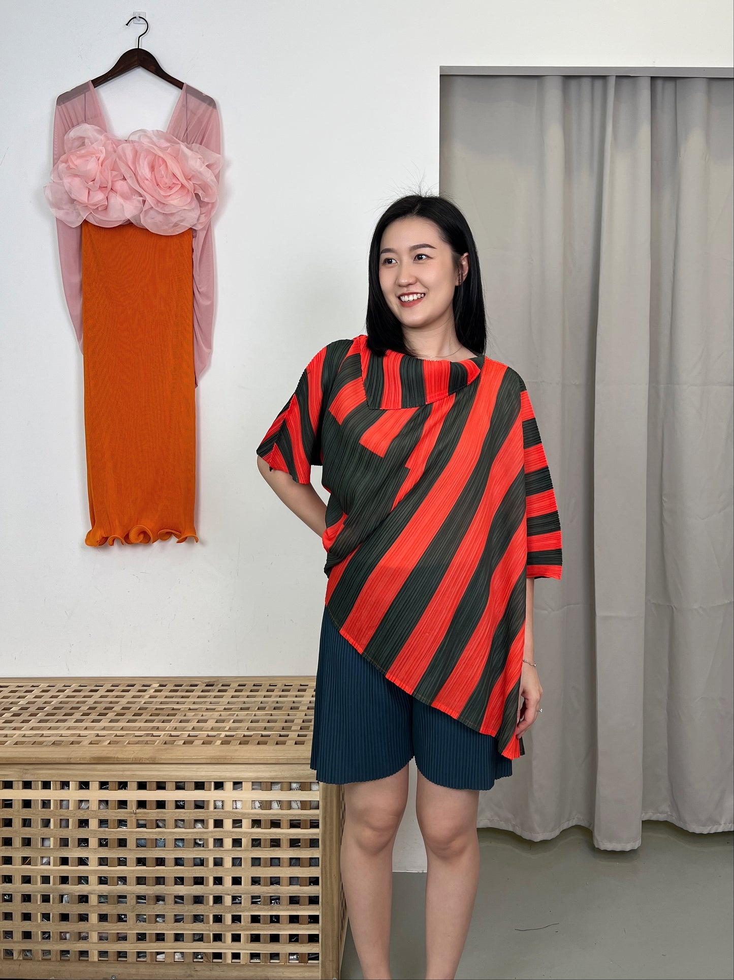 Pleated Line Uneven Blouse